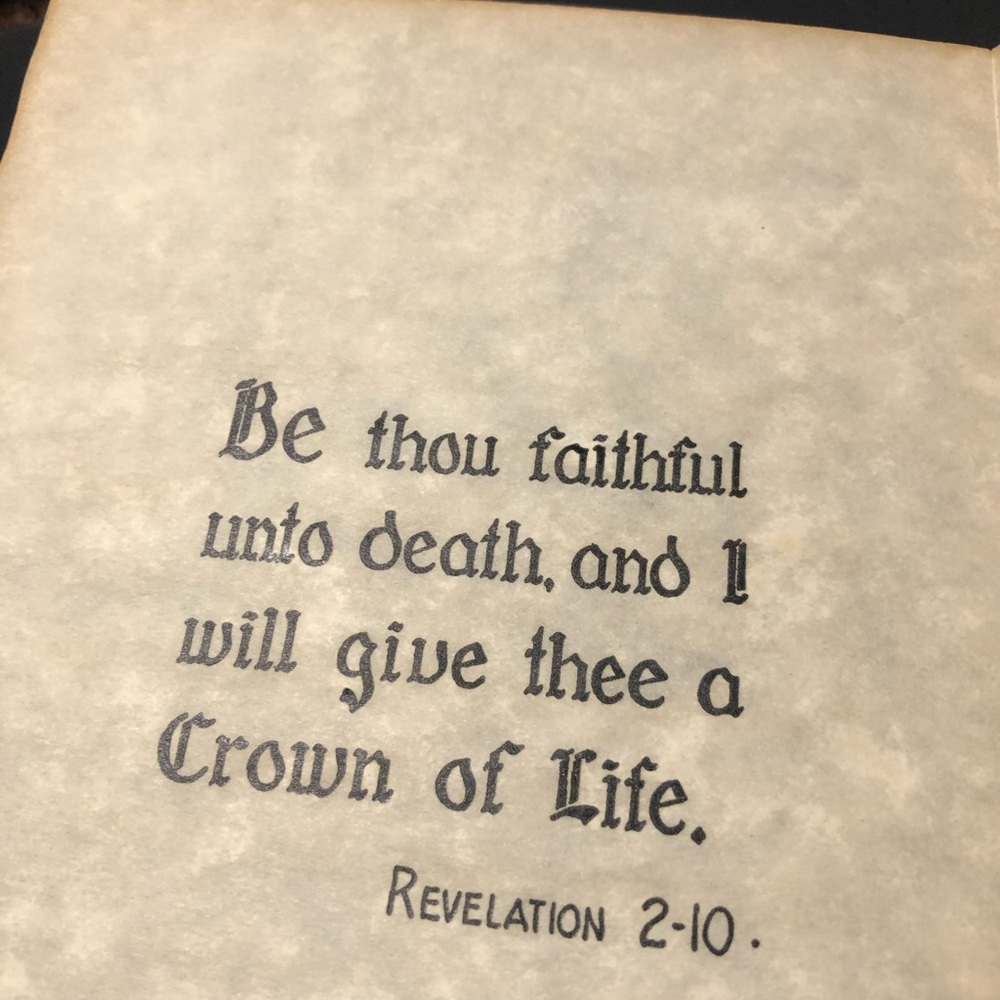 Holy Bible - Picture 9 of 16